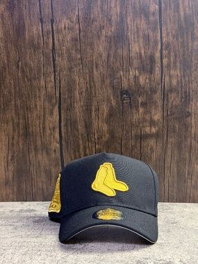NWT New Era Boston Red Sox 9FORTY Snapback Black/Gold OSFA